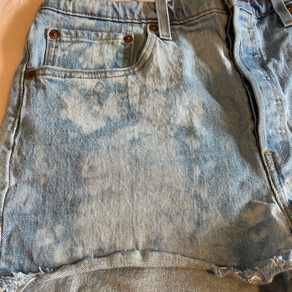 Levi’s jive nebula 501 high rise shorts. - Picture 4 of 9